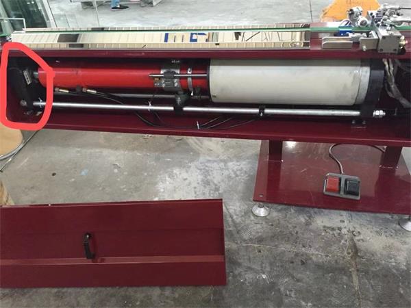 關(guān)于密封膠對于中空玻璃自動打膠機(jī)的重要性