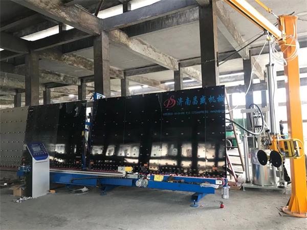 自動(dòng)丁基膠涂布機(jī)與普通的丁基膠涂布機(jī)有什么顯著的差別？